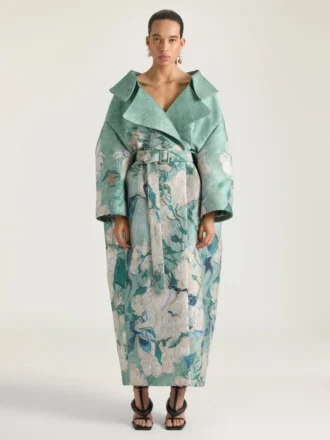 Abrigo largo con aberturas en jacquard de rosas