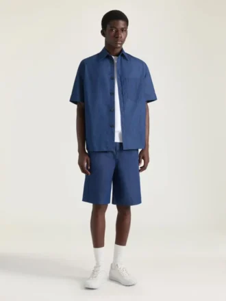 Bermudas de denim con costuras de alta costura y sello Givenchy