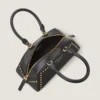 Bolso Mini Antigona East-West en piel Box con detalles de tachuelas Bolso Mini Antigona East-West en piel Box con detalles de tachuelas