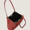 Bolso tote pequeño facetado en piel granulada Bolso tote pequeño facetado en piel granulada