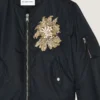Bomber con costuras de alta costura decoradas en nailon