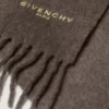 Bufanda grande de Givenchy Paris en lana de alpaca Bufanda grande de Givenchy Paris en lana de alpaca