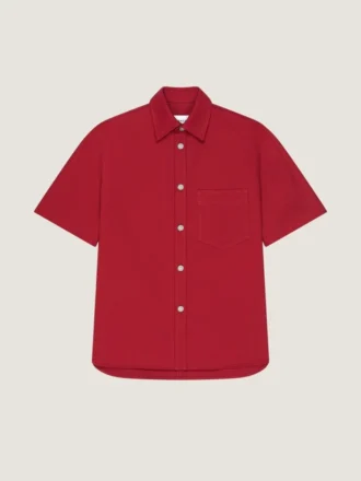 Camisa con costuras de alta costura en denim sobreteñido