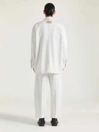 Camisa oversize con costuras de alta costura en denim blanco