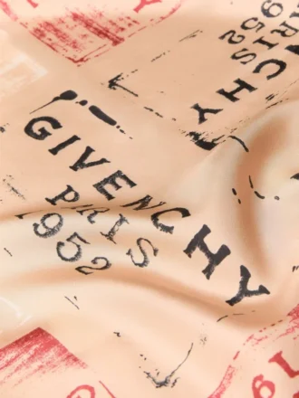 Chal de seda con estampado Givenchy Chal de seda con estampado Givenchy