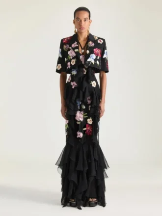 Vestido con volantes de gasa de seda y bordados