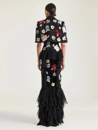 Vestido con volantes de gasa de seda y bordados