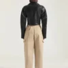Chaqueta motera corta tipo capullo en piel Chaqueta motera corta tipo capullo en piel