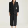 Chaqueta tipo capullo de un solo botonadura en lana y mohair Chaqueta tipo capullo de un solo botonadura en lana y mohair