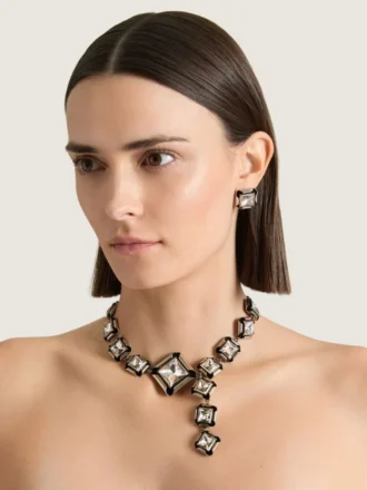 Collar de cristales desestructurado en metal y cristales
