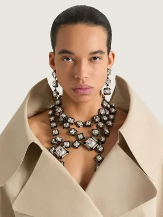 Collar de varias vueltas con cristales deconstruidos