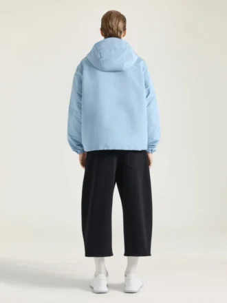 Cortavientos de polifaille con bordado del sello de Givenchy