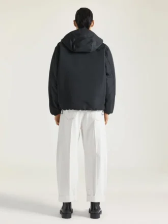 Cortavientos de polifaille con bordado del sello de Givenchy