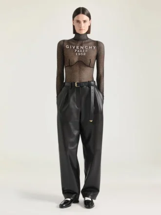 Cuerpo en malla con el logotipo de Givenchy