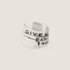 Earcuff Tape de Givenchy en metal y esmalte