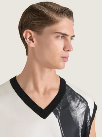 Earcuff Tape de Givenchy en metal y esmalte