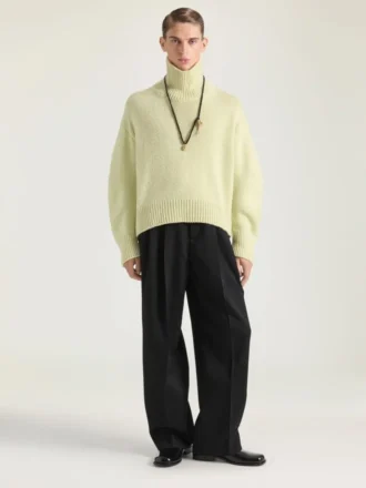 Jersey de cuello alto con costuras de alta costura en alpaca y lana de yak