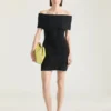 Minivestido con hombros descubiertos de lana