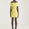 Minivestido con hombros descubiertos de lana
