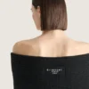 Minivestido con hombros descubiertos de lana