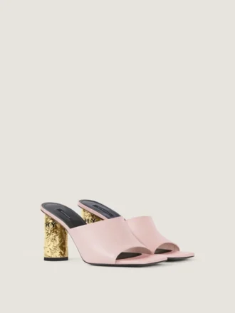 Mules con tacón y cinta de cuero