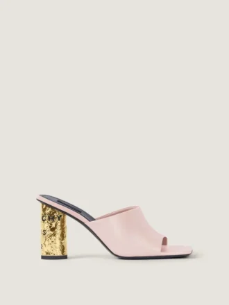 Mules con tacón y cinta de cuero