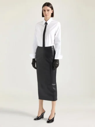 Falda midi con detalle «kickback» en piel napa