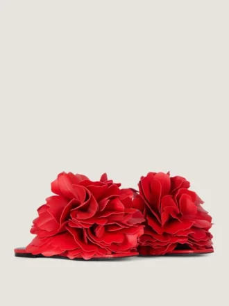 Mules planas Boudoir de piel con pétalos de rosa