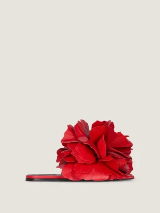 Mules planas Boudoir de piel con pétalos de rosa