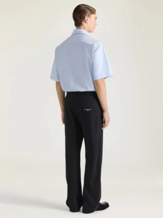 Pantalones joggers con costuras de alta costura en felpa bordada con el logotipo de Givenchy Paris Pantalones joggers con costuras de alta costura en felpa bordada con el logotipo de Givenchy Paris