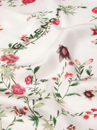 Pañuelo cuadrado de seda con estampado floral