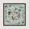 Pañuelo cuadrado pequeño de seda con estampado de rosas Pañuelo cuadrado pequeño de seda con estampado de rosas