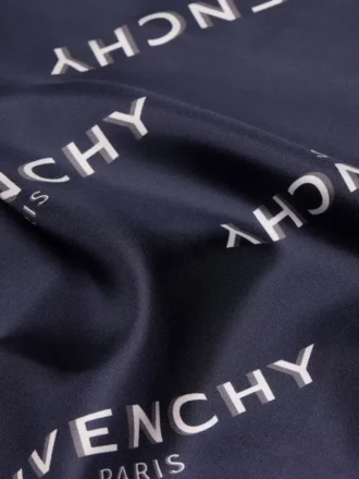 Pañuelo cuadrado Shadow de Givenchy en seda Pañuelo cuadrado Shadow de Givenchy en seda