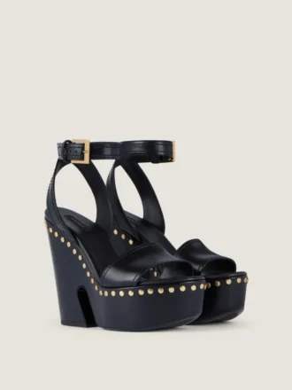 Sandalias de plataforma tipo zueco de piel con detalles de tachuelas Sandalias de plataforma tipo zueco de piel con detalles de tachuelas