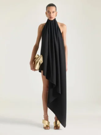 sandalias de tacn cuadrado con corte en cua en piel con efecto espejo 2 330x440 - Vestido asim&eacute;trico con cuello halter de lana