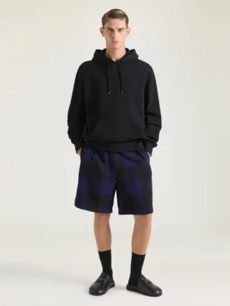 Sudadera con capucha de felpa con costuras de alta costura y estampado de claqueta