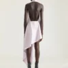 Vestido asimétrico con cuello halter de piel Vestido asimétrico con cuello halter de piel