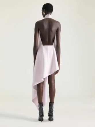 vestido asimtrico con cuello halter de piel 2 330x440 - Vestido asim&eacute;trico con cuello halter de piel