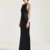 Vestido con cuello halter en crepé y satén