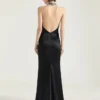 Vestido con cuello halter en crepé y satén
