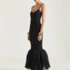 Vestido con espalda abierta y volantes en punto elástico fino