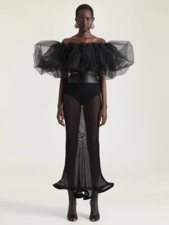 Vestido con volantes de malla