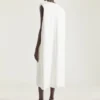 Vestido de crepé cady con capa