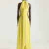 Vestido de noche con cuello halter de gasa de seda con detalle de lazo Vestido de noche con cuello halter de gasa de seda con detalle de lazo