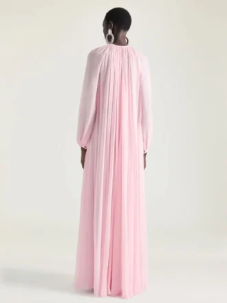 Vestido de noche con mangas abullonadas de gasa de seda