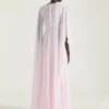 vestido de noche drapeado de gasa con cristales y capa vestido de noche drapeado de gasa con cristales y capa