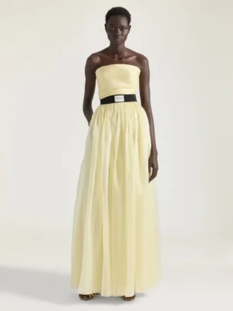 Vestido de noche tipo bustier en organza
