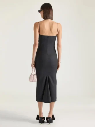 Vestido midi con corte asimétrico de lana