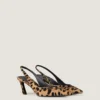 Zapatos de tacón con talón abierto y tachuelas en piel con efecto potro y estampado de leopardo