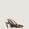 Zapatos de tacón con talón abierto y tachuelas en piel con efecto potro y estampado de leopardo